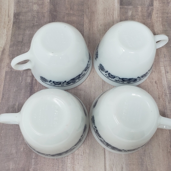 Vintage Pyrex Blue Onion Milk Glass Coffee Tea Mug  set of 4 - Picture 2 of 7